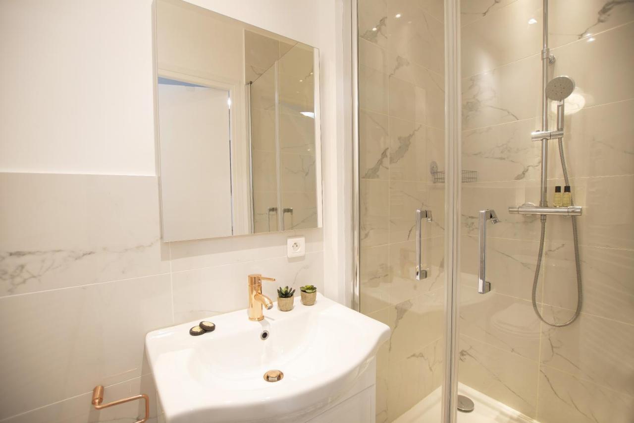 Great Studio Near The Eiffel Tower Paris Exteriör bild